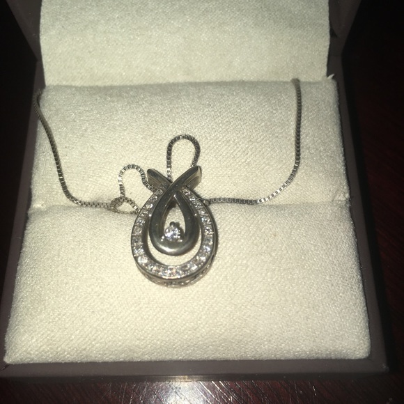 Kays embraces hearts sterling silver/diamond - Picture 2 of 4